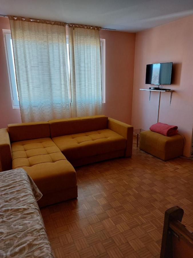 Apartman Una Kruševac Exterior foto